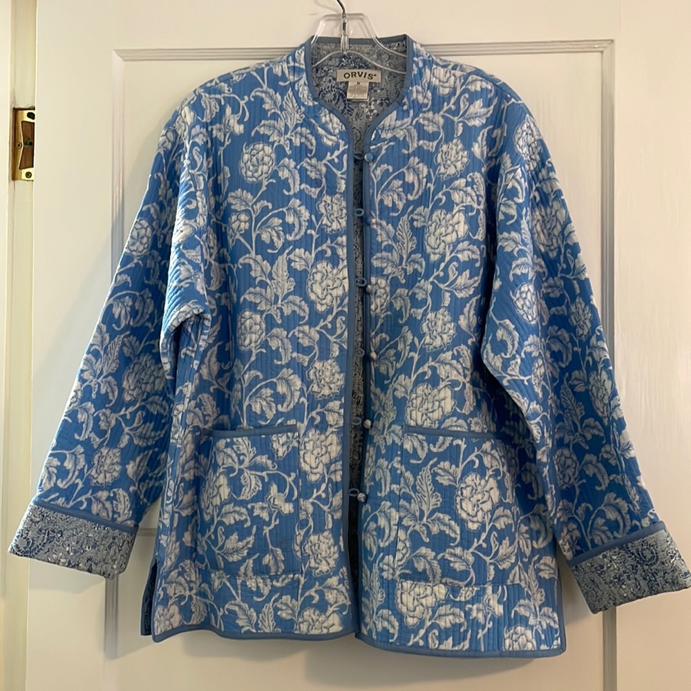 Light blue quilted Orvis jacket in a medium great condition